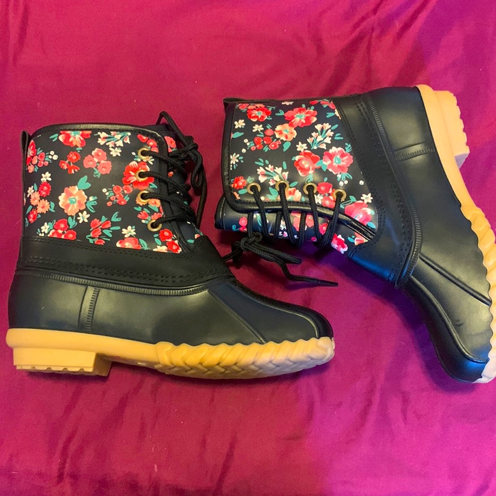 Girls floral boots size 13